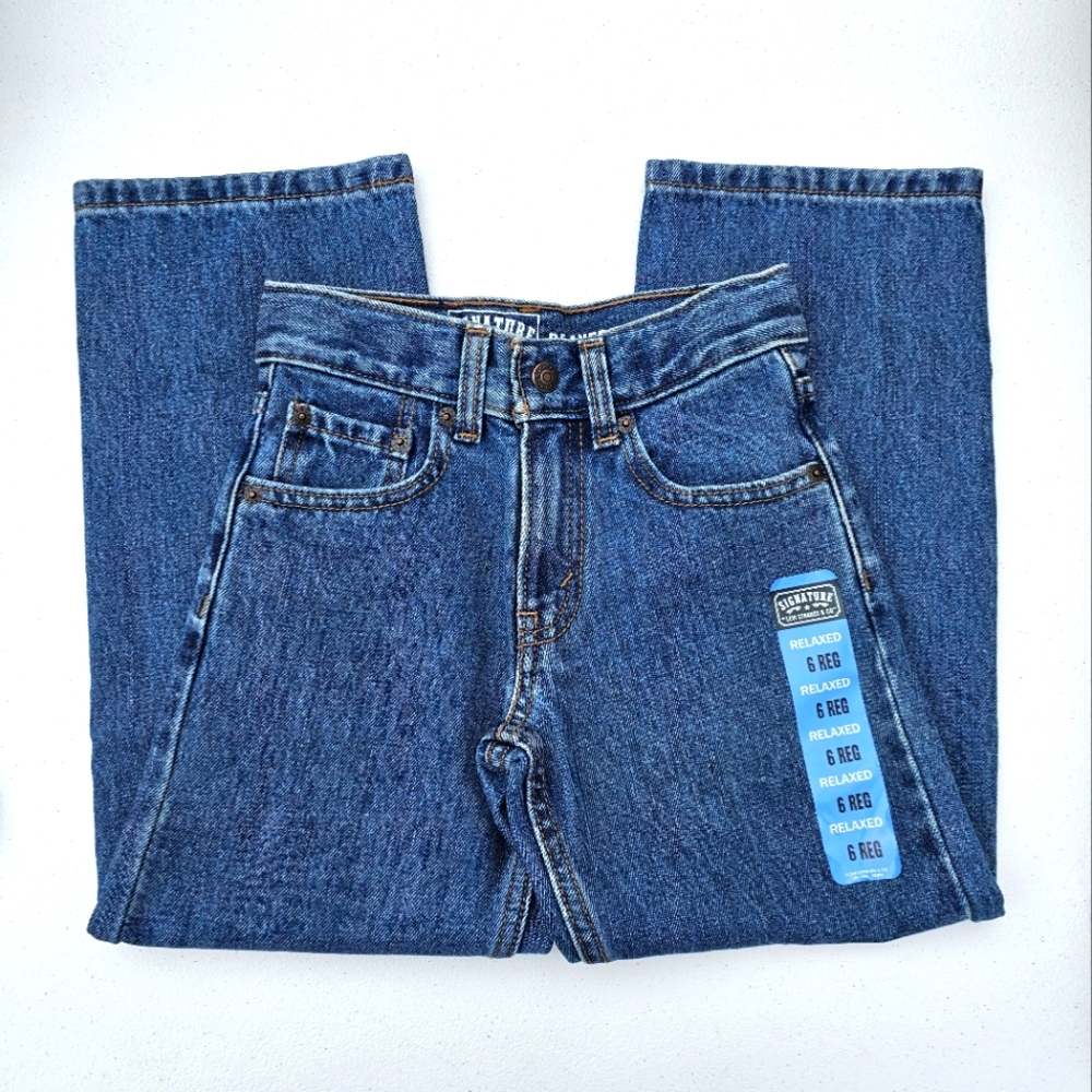 Signature by Levi's Strauss & Co. -- Size 6 Regular -- Relaxed Fit